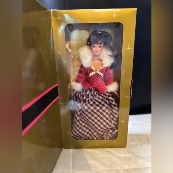 Vintage 1996 Barbie Doll Avon Exclusive Edition Winter Rhapsody Second In Series - Picture 2 of 13